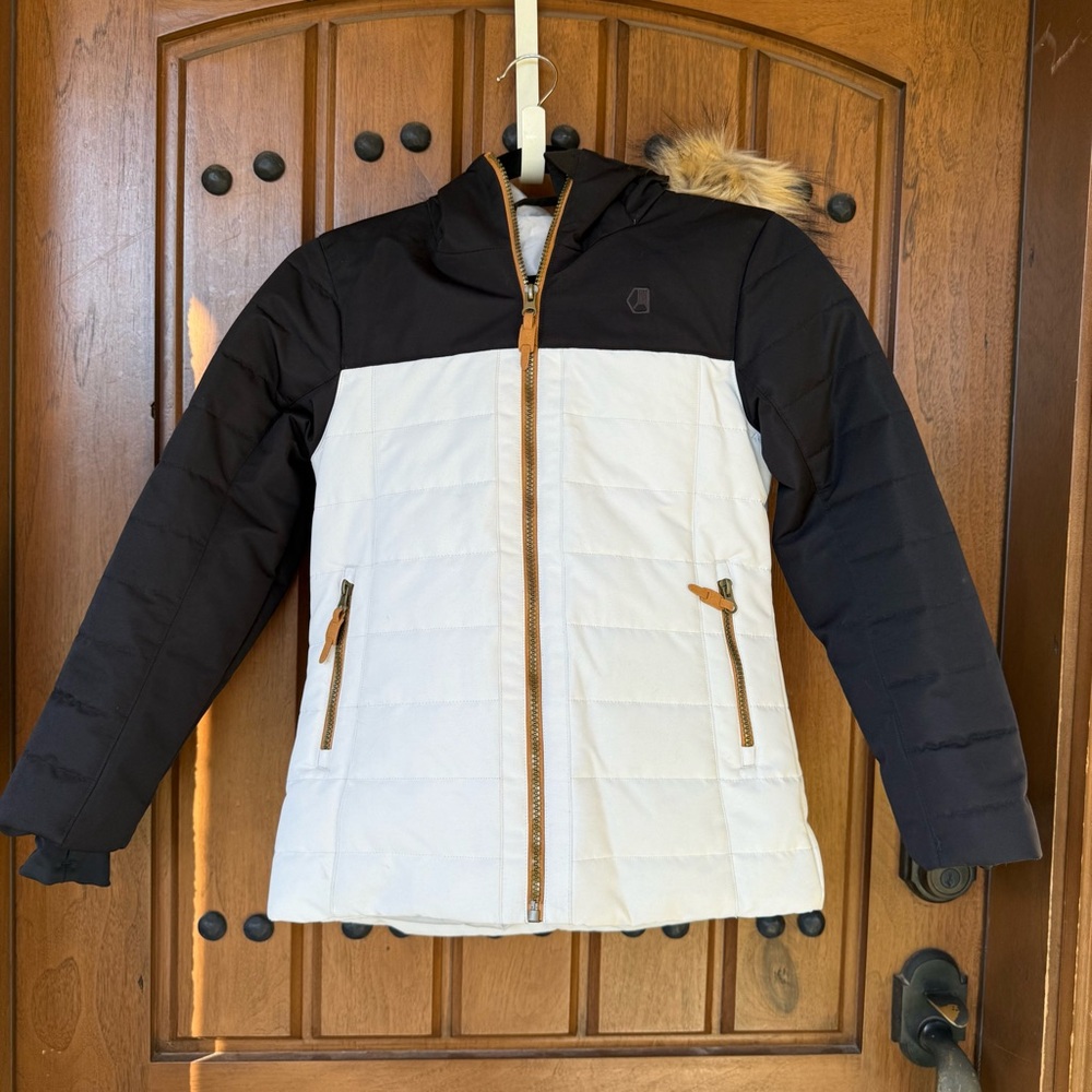 LIQUID Women’s Snowboarding Ski Jacket w/ Hood Medium, but fits like an XS